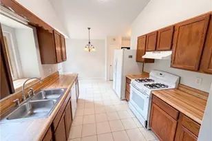 158 Colemans Bluff Dr, Woodstock, GA 30188 - Photo 2