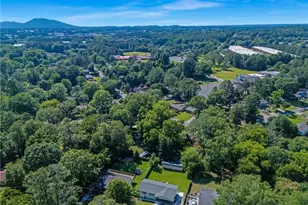 1085 Azalea Circle, Marietta, GA 30062 - Photo 4