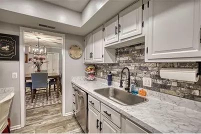 6851 Roswell Rd, Sandy Springs, GA 30328 - Photo 18