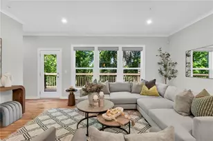 1053 Brandsford St NW, Atlanta, GA 30318 - Photo 4