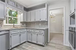 3839 Cotswold Dr SW, Lilburn, GA 30047 - Photo 36