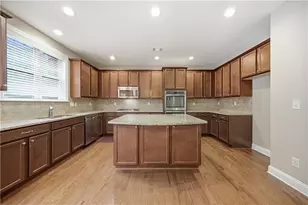 6565 Bentley Ridge Dr, Cumming, GA 30040 - Photo 2