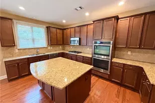 6565 Bentley Ridge Dr, Cumming, GA 30040 - Photo 2