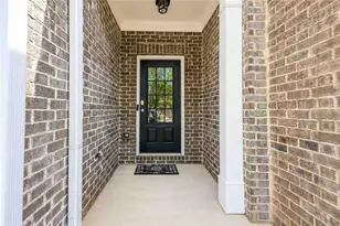 11661 Davenport Ln, Alpharetta, GA 30005 - Photo 2