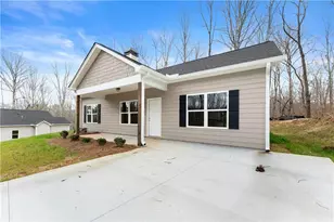 96 Hawks Ridge Ct, Cleveland, GA 30528 - Photo 2