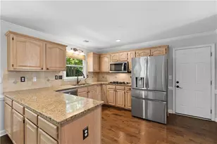 420 N Pine Dr, Alpharetta, GA 30022 - Photo 10
