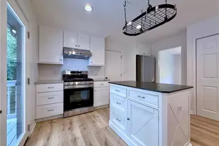 2200 Carey Pl, Marietta, GA 30066 - Photo 8