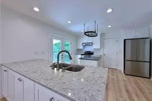 2200 Carey Pl, Marietta, GA 30066 - Photo 10