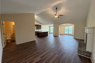 2125 Savannah Dr, Jefferson, GA 30549 - Photo 6