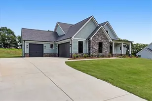 105 Maney Dr, Statham, GA 30666 - Photo 2