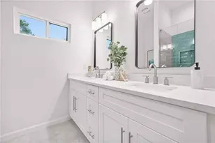 815 Cameron M Alexander Blvd NW, Atlanta, GA 30318 - Photo 12