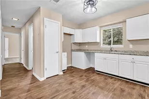 8998 Hurst Ct, Jonesboro, GA 30238 - Photo 10