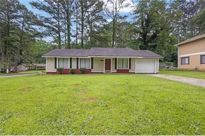 8998 Hurst Court, Jonesboro, GA 30238 - Photo 2