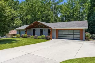 225 Jayne Ellen Way, Alpharetta, GA 30009 - Photo 2