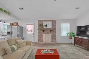1124 Granite Ln, Loganville, GA 30052 - Photo 4