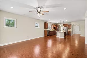 102 Crape Myrtle Dr, Griffin, GA 30223 - Photo 6