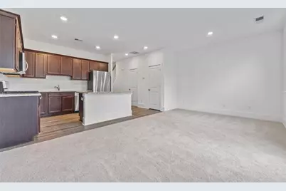 1516 Parks Edge Lane, Atlanta, GA 30318 - Photo 4