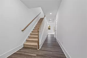 1516 Parks Edge Ln, Atlanta, GA 30318 - Photo 2