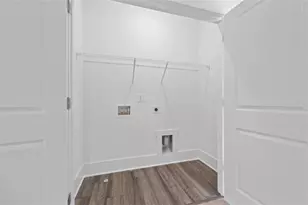 1516 Parks Edge Ln, Atlanta, GA 30318 - Photo 18