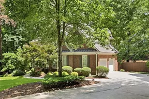 725 Quarterpath Ln, Alpharetta, GA 30004 - Photo 2
