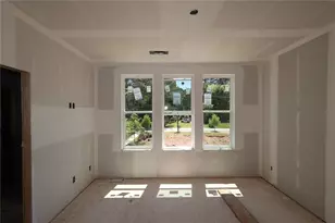 642 Memphis Dr, Scottdale, GA 30079 - Photo 8
