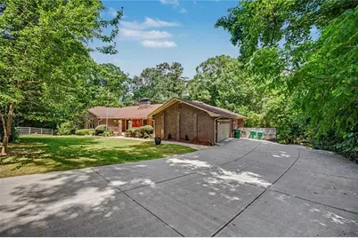 124 Shadow Lake Drive SW, Lilburn, GA 30047 - Photo 2