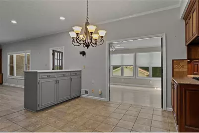 124 Shadow Lake Drive SW, Lilburn, GA 30047 - Photo 10