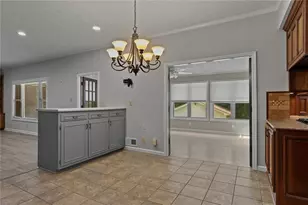 124 Shadow Lake Dr SW, Lilburn, GA 30047 - Photo 10