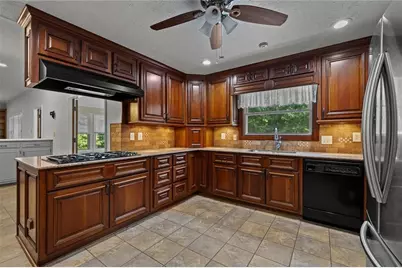 124 Shadow Lake Drive SW, Lilburn, GA 30047 - Photo 12