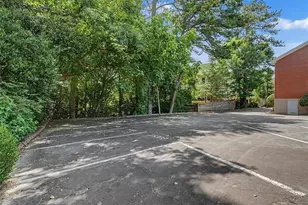 3660 Peachtree Rd NE, Atlanta, GA 30319 - Photo 20