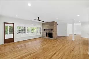 2410 Rugby Ave, Atlanta, GA 30337 - Photo 6