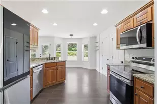 454 Woodbriar Dr, Jefferson, GA 30549 - Photo 2