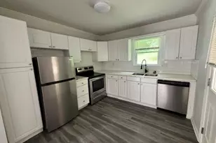 5552 Lakeside Dr, Union City, GA 30291 - Photo 2