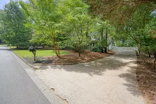 2205 Six Branches Dr, Roswell, GA 30076 - Photo 4
