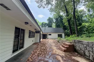 2340 Highview Rd, Atlanta, GA 30311 - Photo 2
