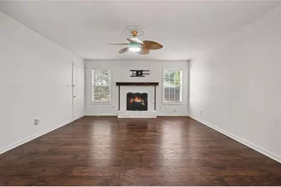 4827 Oakwood Court, Loganville, GA 30052 - Photo 4