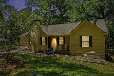 4827 Oakwood Court, Loganville, GA 30052 - Photo 2