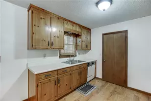 9625 Manor Ln, Gainesville, GA 30506 - Photo 10