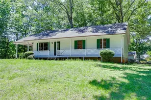 9625 Manor Ln, Gainesville, GA 30506 - Photo 2