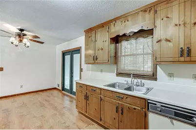 9625 Manor Lane, Gainesville, GA 30506 - Photo 12