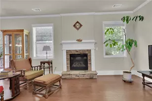 630 Collingsworth Ln, Lawrenceville, GA 30043 - Photo 6