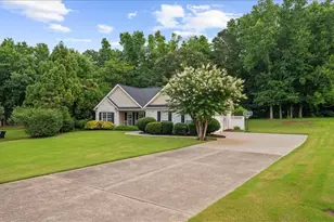 95 Bailey Dr, Jefferson, GA 30549 - Photo 2