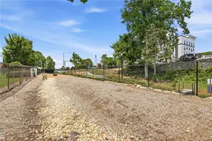 5200 Peachtree Rd, Atlanta, GA 30341 - Photo 36