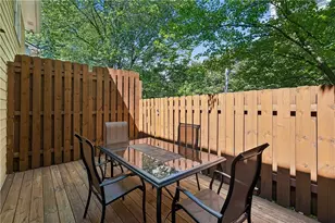 16 Holly Downs Ct NW, Atlanta, GA 30318 - Photo 18
