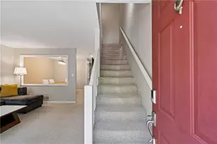 16 Holly Downs Ct NW, Atlanta, GA 30318 - Photo 4