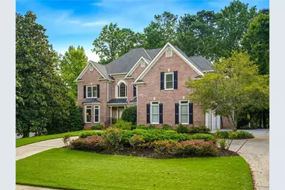 5570 Stoneleigh Drive, Suwanee, GA 30024 - Photo 2
