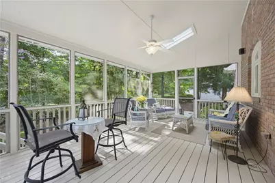 5570 Stoneleigh Drive, Suwanee, GA 30024 - Photo 18