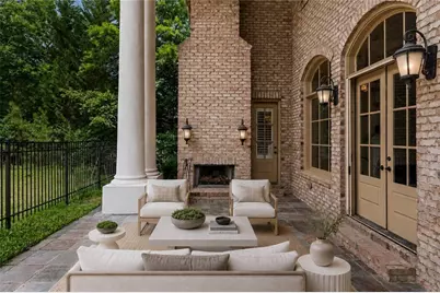 453 Londonberry Road, Sandy Springs, GA 30327 - Photo 16