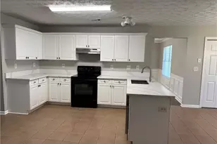 6424 Castle Ct Way, Lithonia, GA 30058 - Photo 2