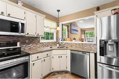 5310 Redfield Way, Flowery Branch, GA 30542 - Photo 12